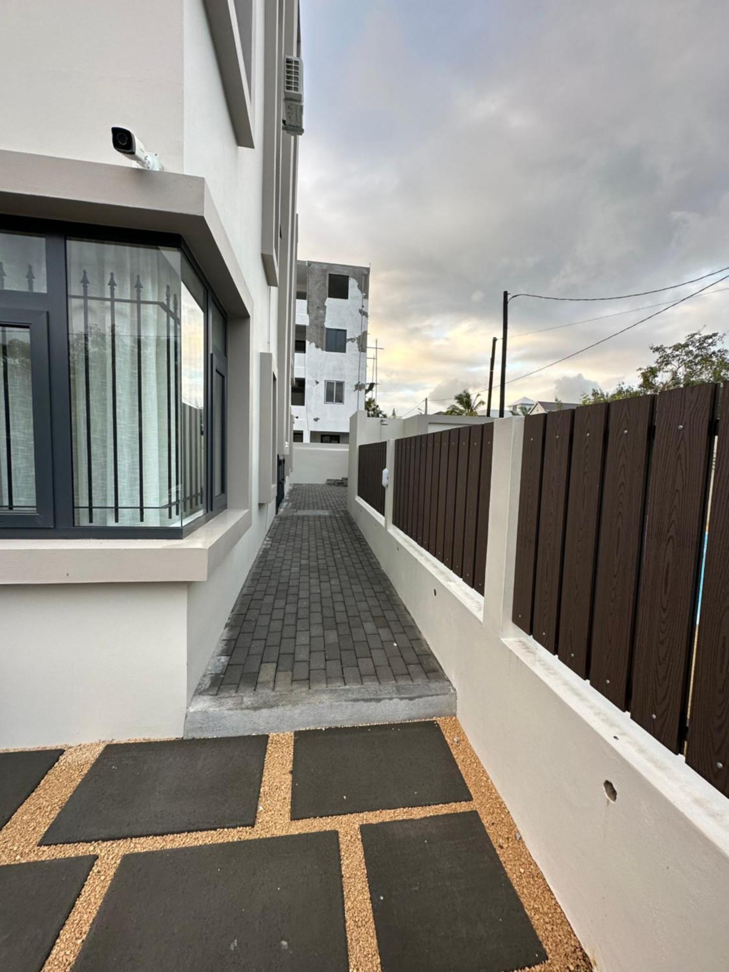 Seasand-Entire Luxury 3 Bd Condo - Close To Beach Flic-en-Flacq المظهر الخارجي الصورة